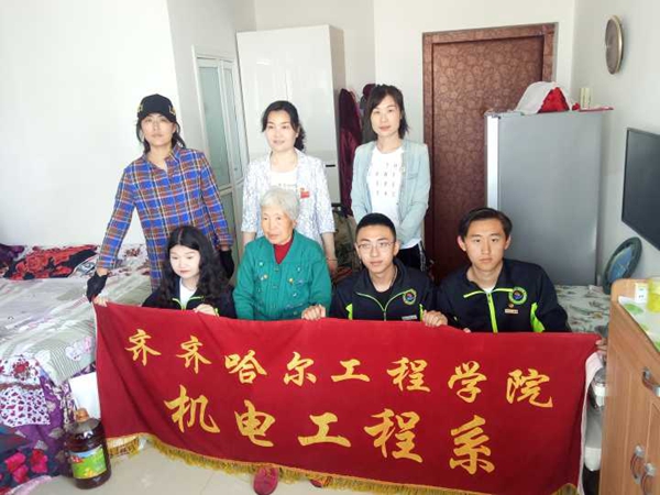 1558927044686012.jpg 老人.jpg